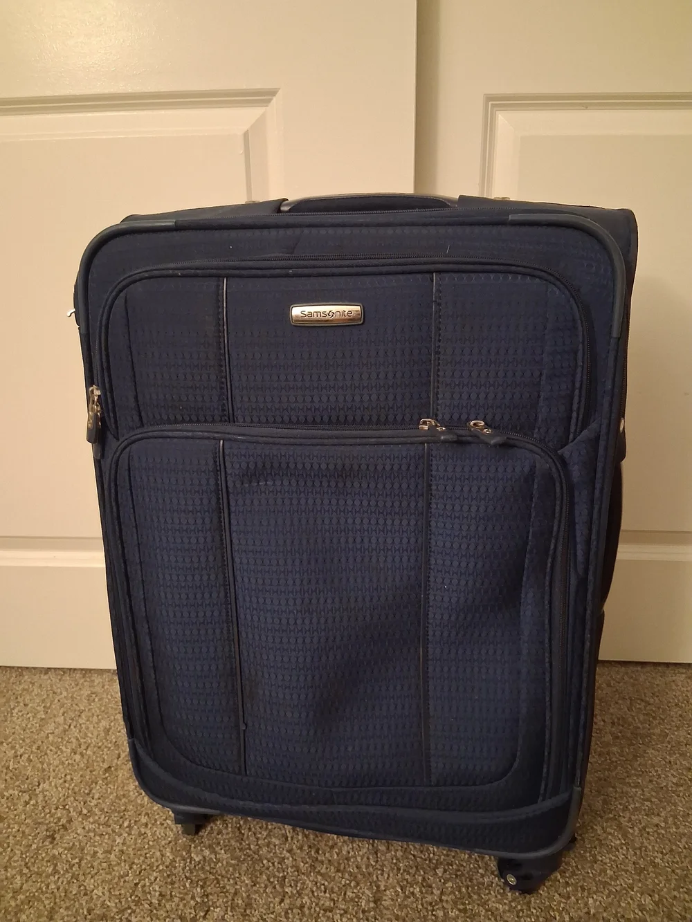 Samsonite Dark Blue Upright Spinner Carry-On